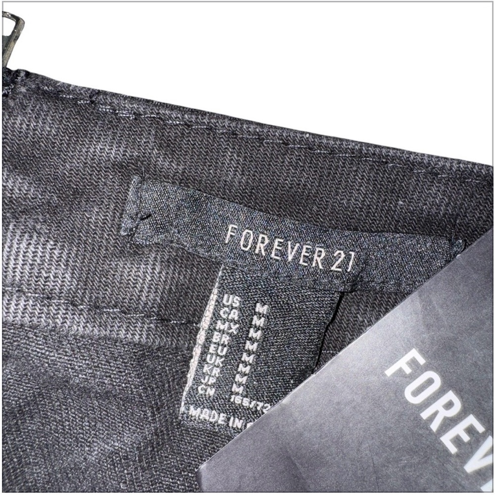Forever 21 Black Skirt with Colorful Floral Design - Picture 6 of 6